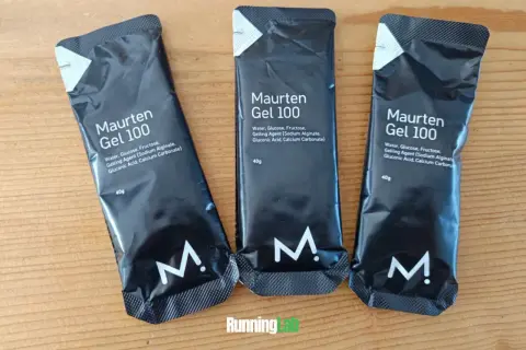 Trois gels énergétiques Maurten Gel 100, noirs avec le logo M blanc. Un avis sur ce gel ? Idéal pour l'effort.